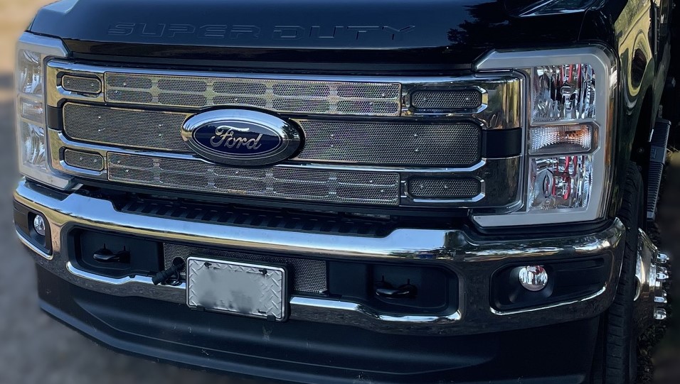 2023 - 2025 Ford F250 - F450 (XL, XLT) without ACC, without Block Heater, with Licence Plate, without STX Package - Bumper Screen Included