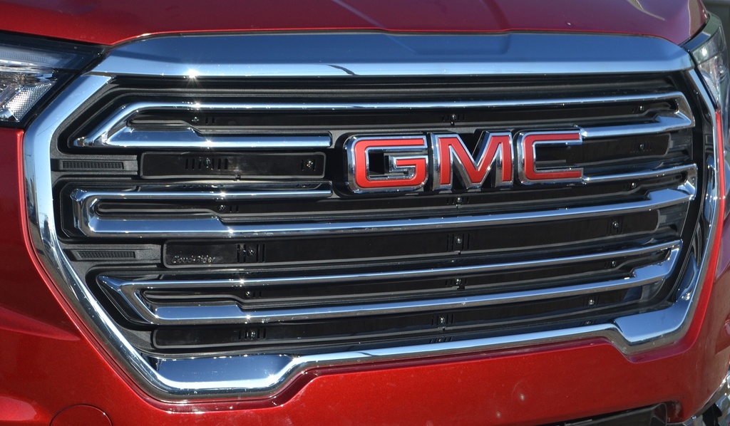 2023 GMC Terrain SLT Upper Screen Only